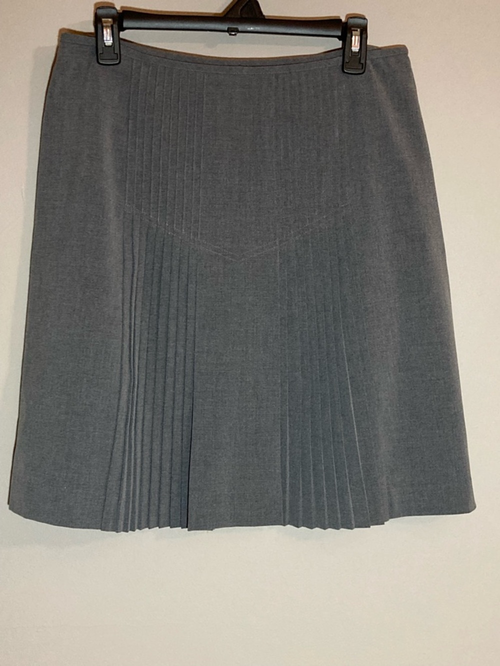 Worthington Gray Pleated A-Line Skirt Lined Side Zip Sz 10